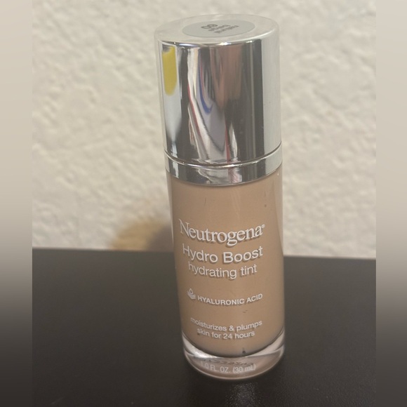 Neutrogena Other - Neutrogena Hydro Boost Foundation - # 60 Natural Beige